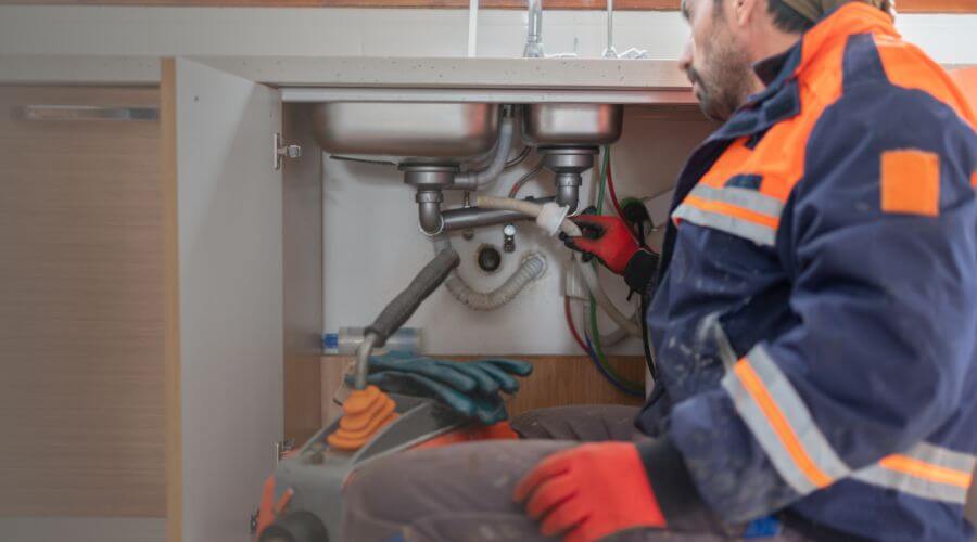 Expert burst pipe repair services in Hardin, IL